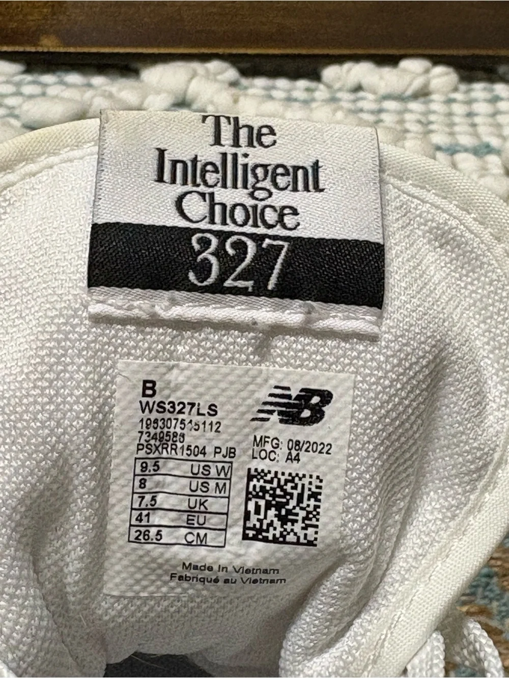 New Balance 327’s women’s sneaker
